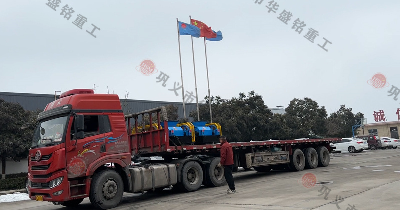 華(hua)盛(sheng)銘的(de)齒輥(gun)破(po)碎機處理石(shi)英(ying)石(shi)砂率如何？