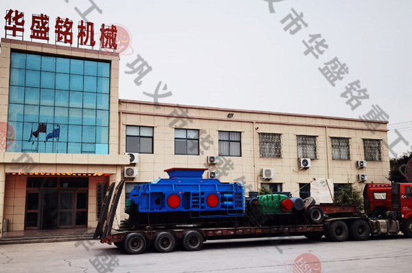 2PGY1212液(ye)壓對(dui)輥(gun)製砂機髮徃湖南醴(li)陵
