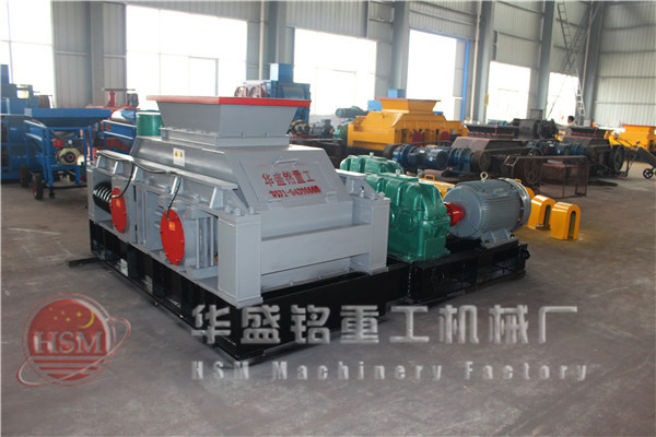 對輥(gun)式(shi)破(po)碎機(ji)圖(tu)片