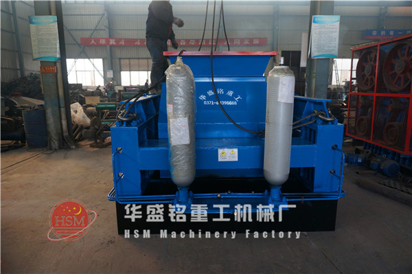 對輥破碎(sui)機圖(tu)片